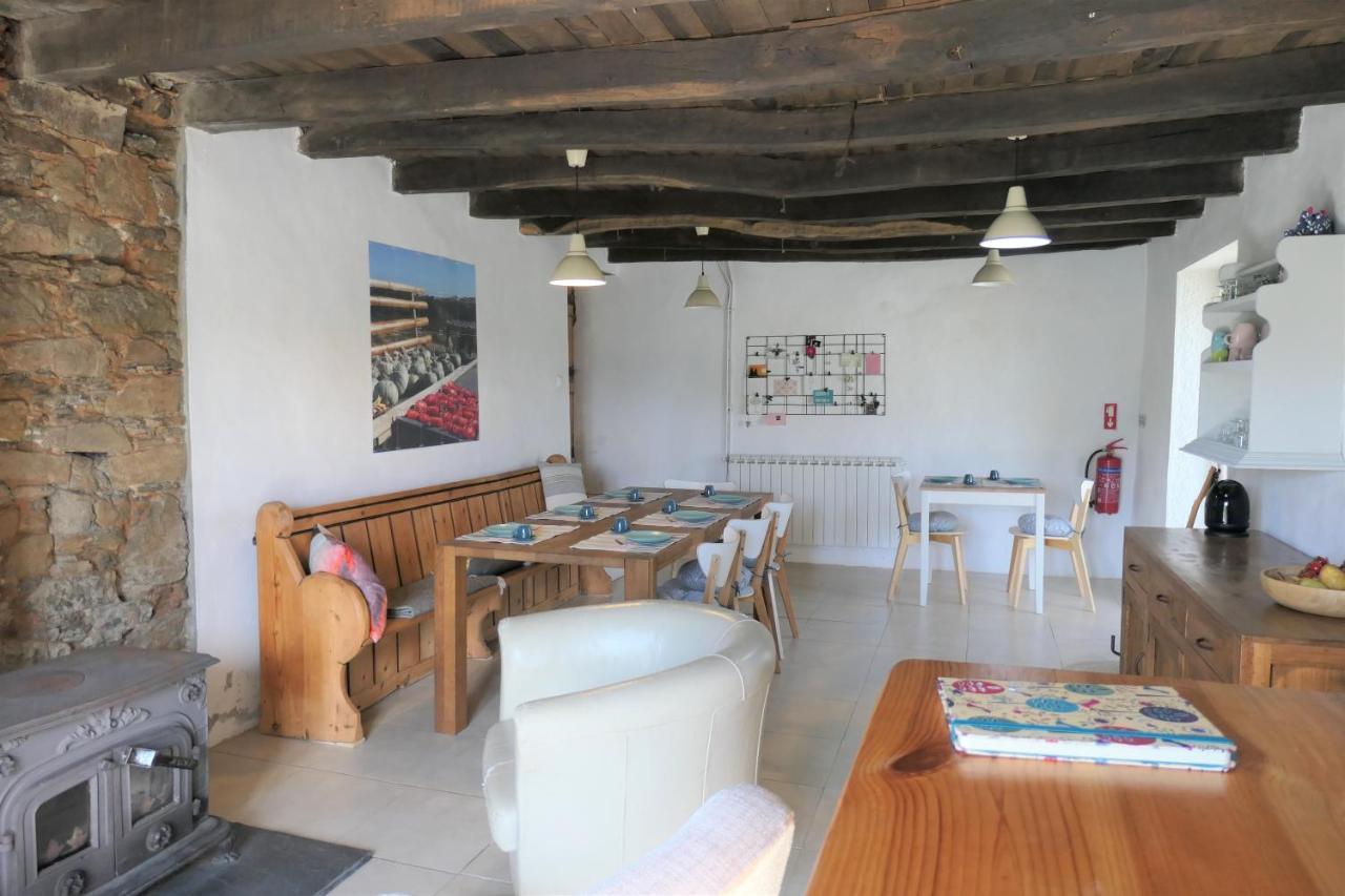 לינה וארוחת בוקר פדרוגאו גראנדה House Of The Three Marias מראה חיצוני תמונה