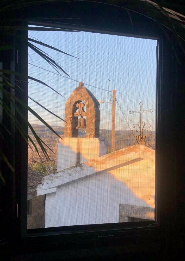 לינה וארוחת בוקר פדרוגאו גראנדה House Of The Three Marias מראה חיצוני תמונה